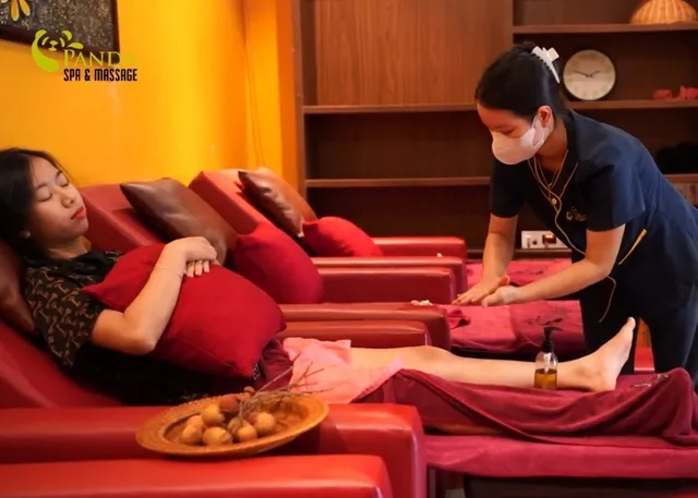 Detailed Guide to Proper Foot Massage Techniques at Home